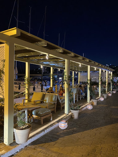 Mourayio Restaurant & lounge